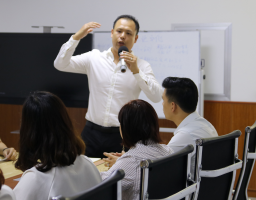 “矢誌不渝追求卓越”香蕉性爱视频董事長...